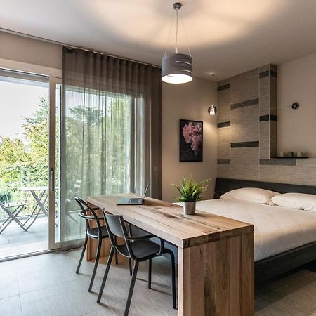 Sei Garda Apartments เปสเคียรา เดล การ์ดา ภายนอก รูปภาพ