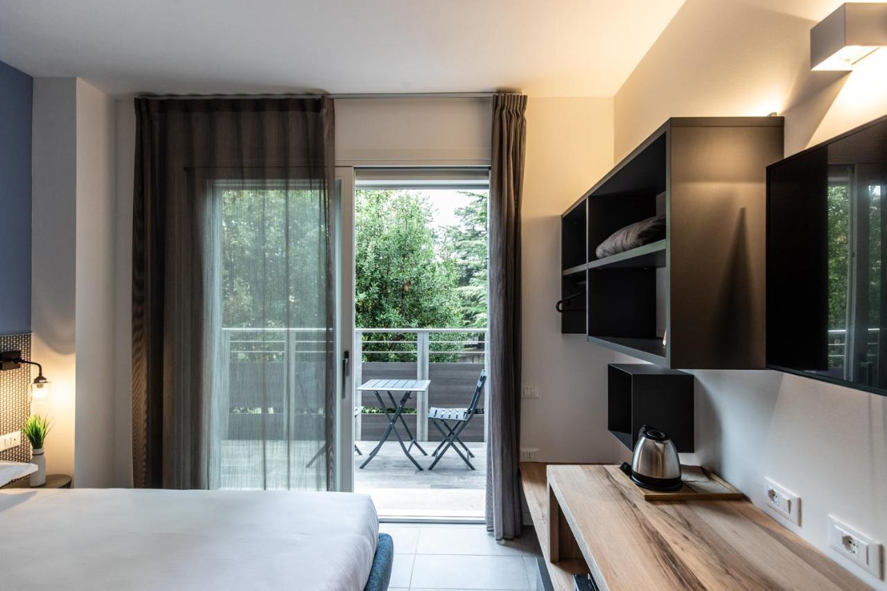 Sei Garda Apartments เปสเคียรา เดล การ์ดา ภายนอก รูปภาพ