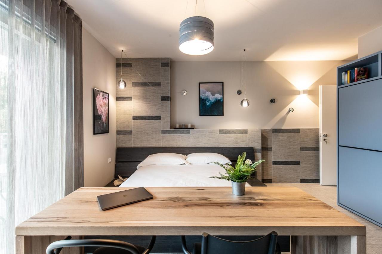 Sei Garda Apartments เปสเคียรา เดล การ์ดา ภายนอก รูปภาพ