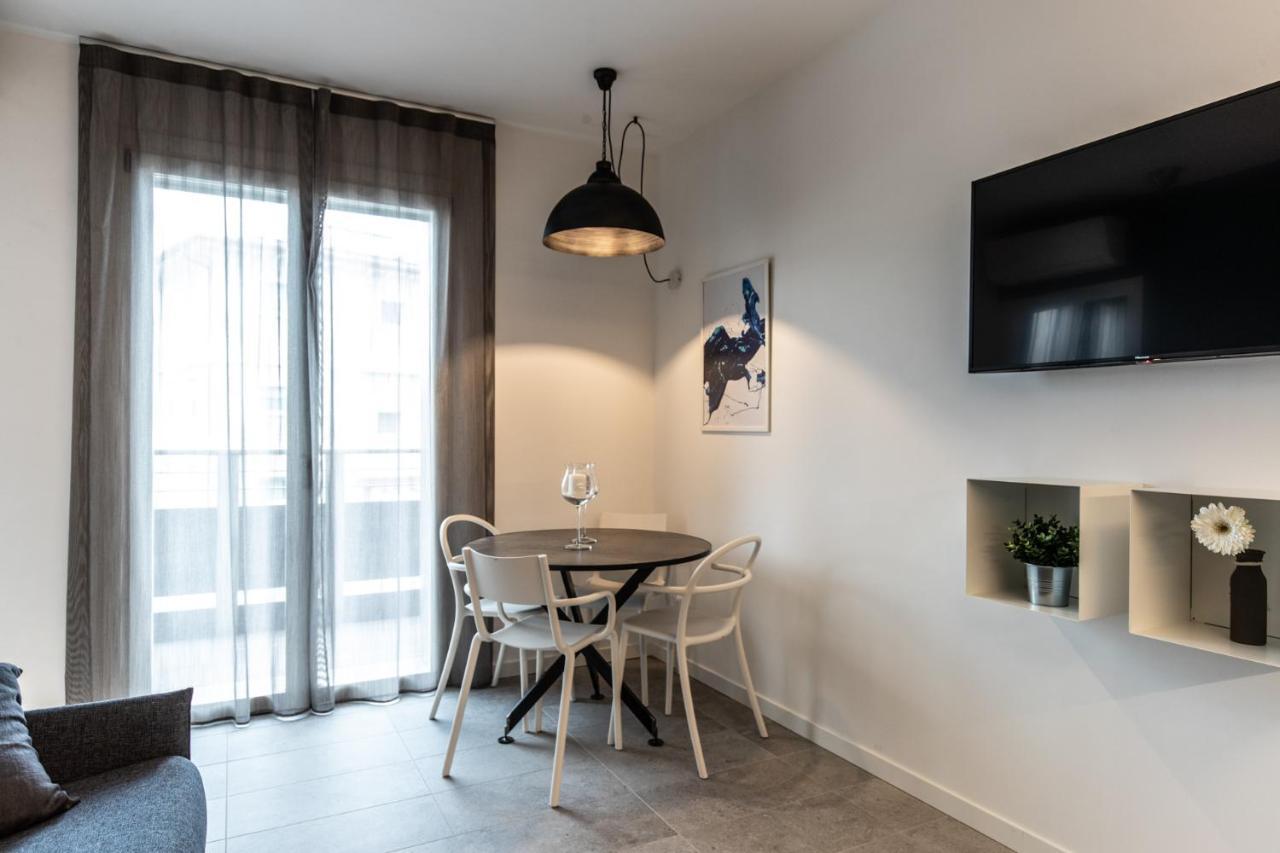 Sei Garda Apartments เปสเคียรา เดล การ์ดา ภายนอก รูปภาพ