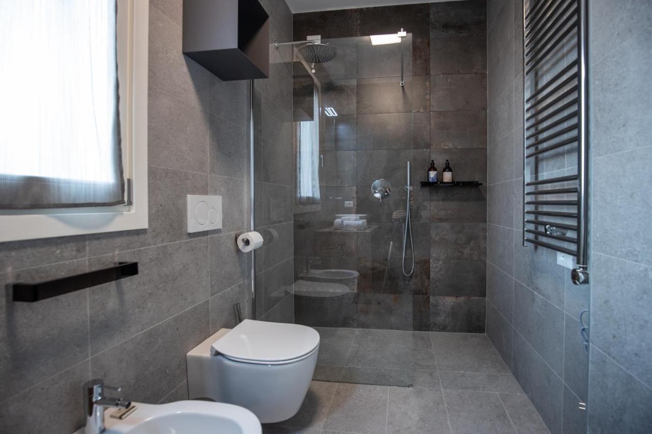 Sei Garda Apartments เปสเคียรา เดล การ์ดา ภายนอก รูปภาพ